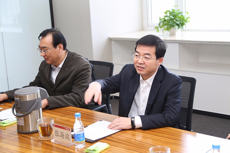 威海市委副书记,市长张海波到联桥集团调研