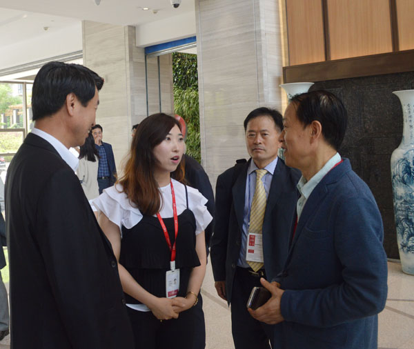 韩国中小企业振兴公团来联桥集团考察