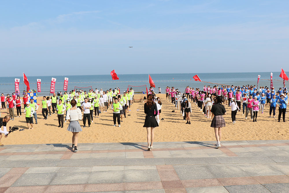 披荆斩棘无畏惧 乘风破浪向前冲(图1)